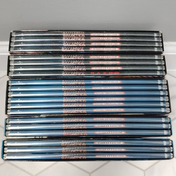 BATTLESTAR GALACTICA Collector Series Seasons 2, 2.5, 3, Razor, 4&4.5 -19 discs. - Picture 2 of 14